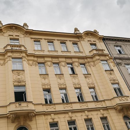 Comfortable And Cosy Apt A Few Steps From Dancing House And Naplavka Dance Prague Exterior photo