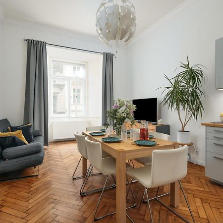 Comfortable And Cosy Apt A Few Steps From Dancing House And Naplavka Dance Prague Exterior photo