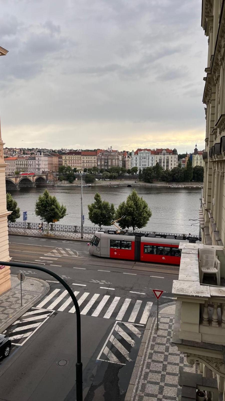 Comfortable And Cosy Apt A Few Steps From Dancing House And Naplavka Dance Prague Exterior photo