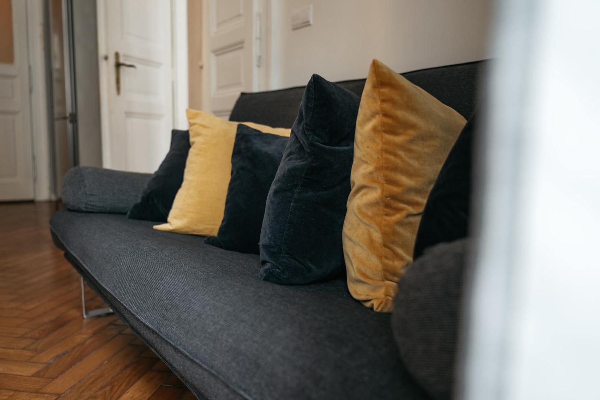 Comfortable And Cosy Apt A Few Steps From Dancing House And Naplavka Dance Prague Exterior photo