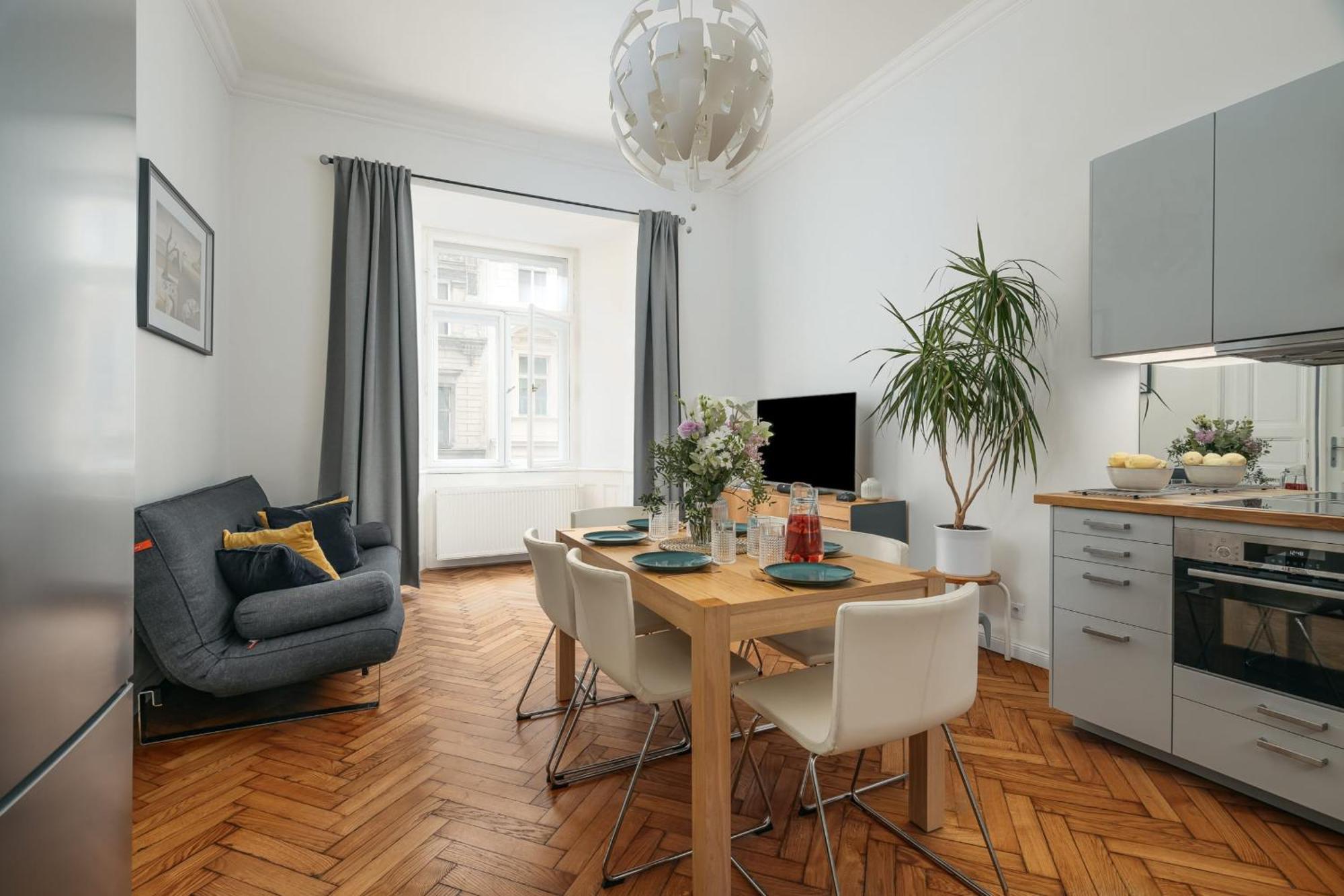 Comfortable And Cosy Apt A Few Steps From Dancing House And Naplavka Dance Prague Exterior photo